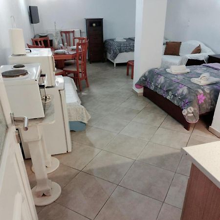 Maria'S Cozy Basement Studio ! Volos Exterior foto