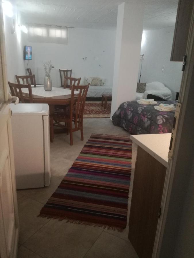 Maria'S Cozy Basement Studio ! Volos Exterior foto