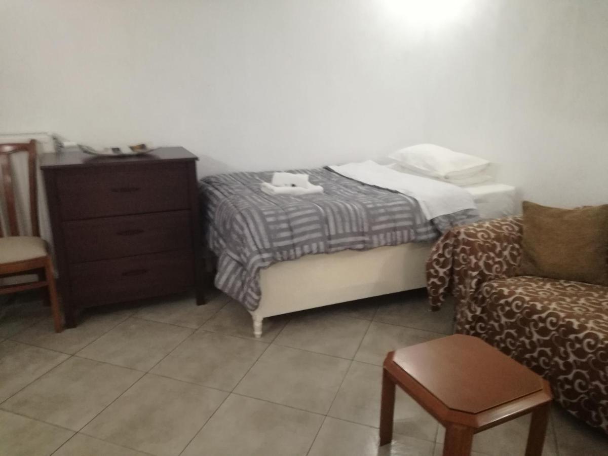 Maria'S Cozy Basement Studio ! Volos Exterior foto