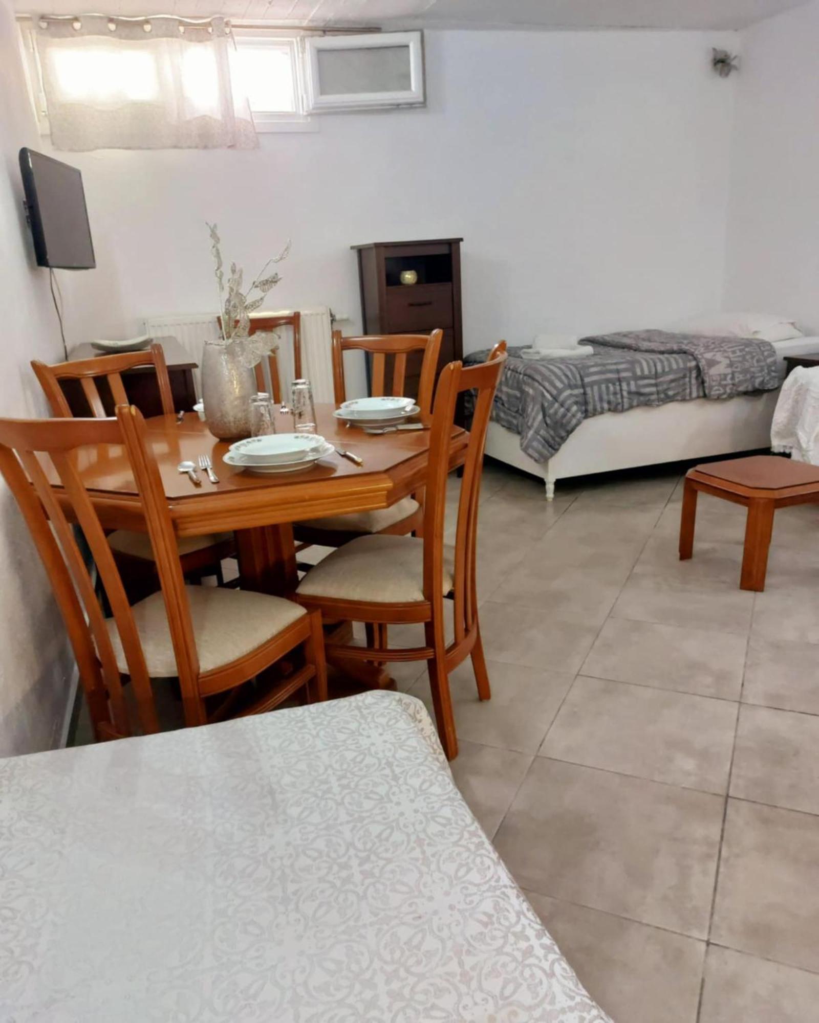 Maria'S Cozy Basement Studio ! Volos Exterior foto