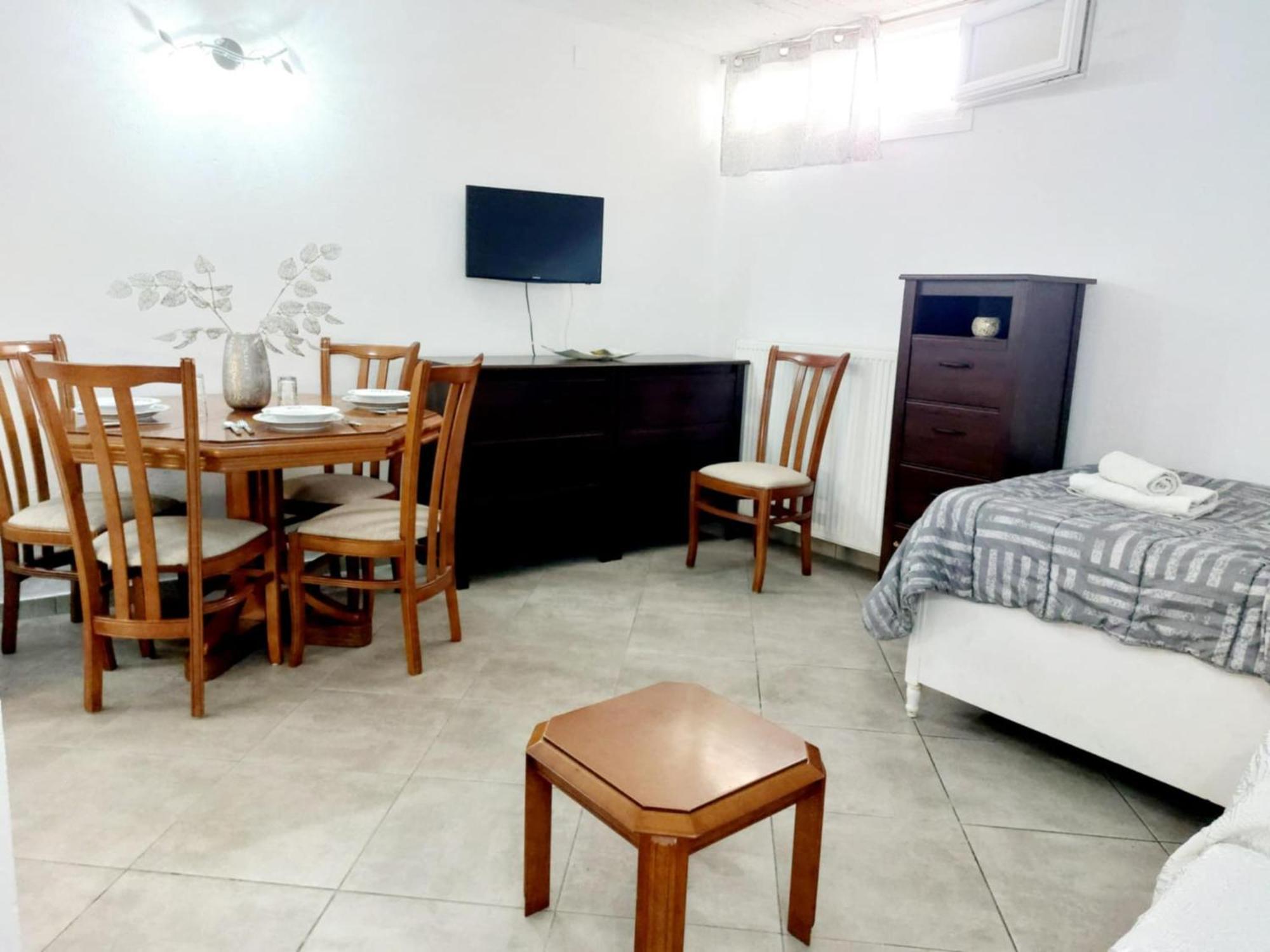 Maria'S Cozy Basement Studio ! Volos Exterior foto